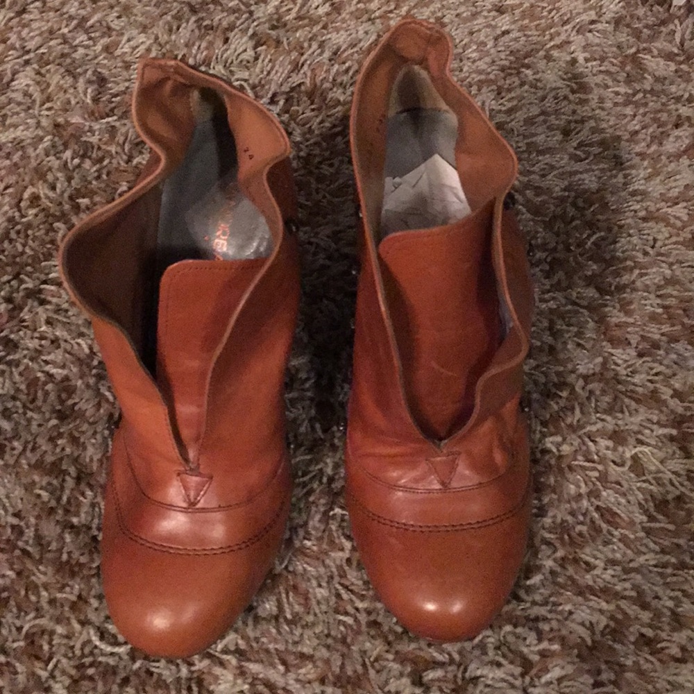 Andrea booties - Picture 2 of 7